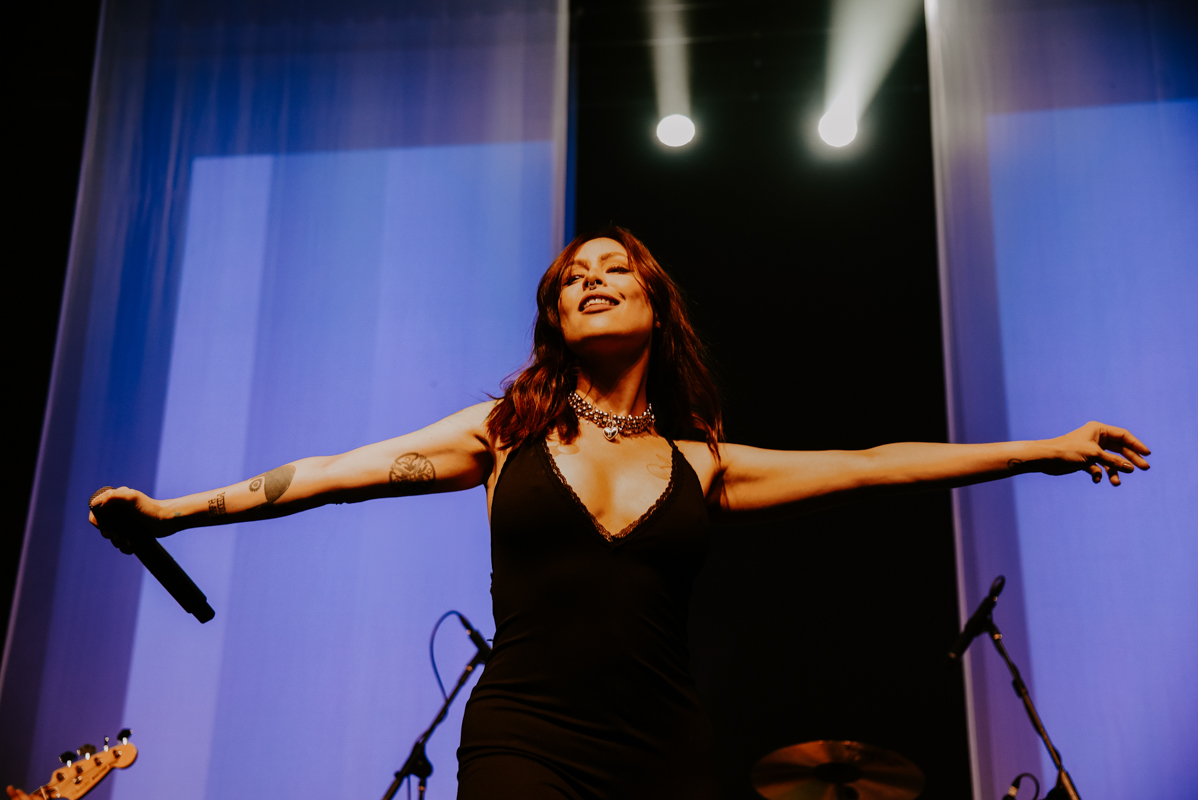 https://livesessions.liveimages.com.br/wp-content/uploads/2023/10/Pitty-Qualistage-RJ-06.10-16.jpg