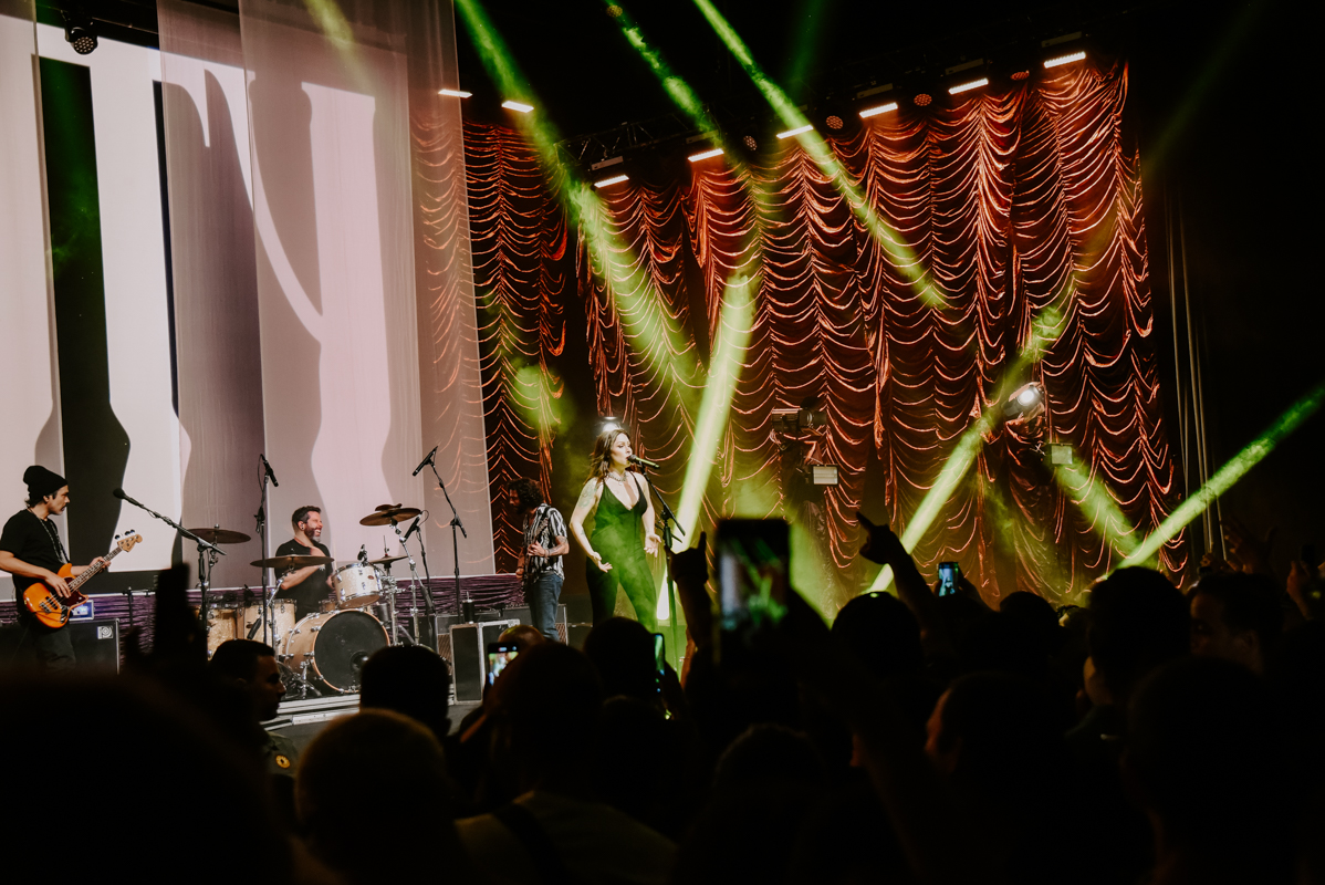 https://livesessions.liveimages.com.br/wp-content/uploads/2023/10/Pitty-Qualistage-RJ-06.10-27.jpg